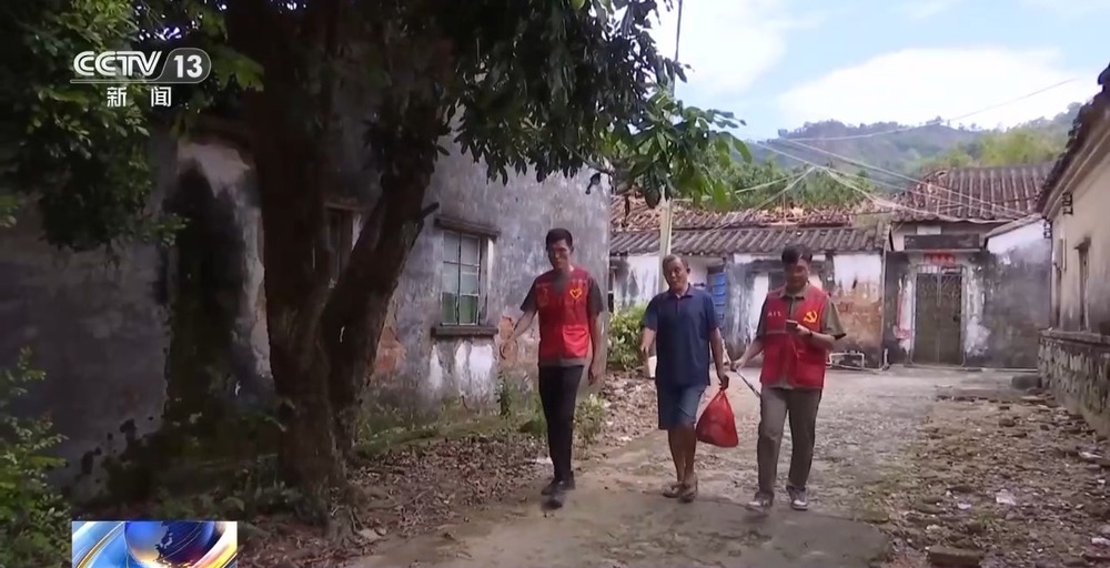 近 广东多地提前转移安置群众澳门新葡京台风“桦加沙”逼(图2) 近 广东多地提前转移安置群众澳门新葡京台风“桦加沙”逼(图2)