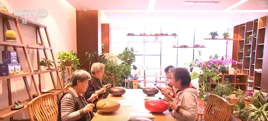 务”催生多样“智”享养老消费新场景新葡京银发经济活力涌动 “科技+服(图22)